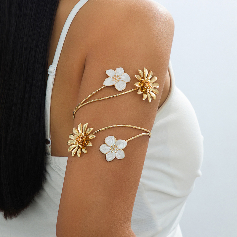 European and American Cross-Border Jewelry Flower Armband for Women, Sweet and Cool Sexy Floral Arm Bracelet, Arm Bracelet, High-End Accessories Arm Bracelet