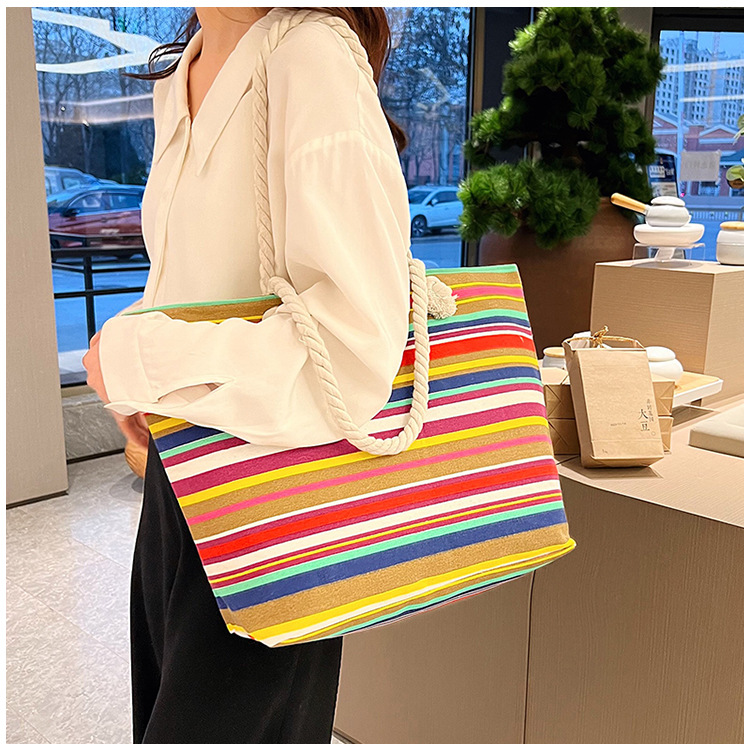 Women's Medium Canvas Geometric Stripe Streetwear Sewing Thread Square Zipper Tote Bag display picture 24