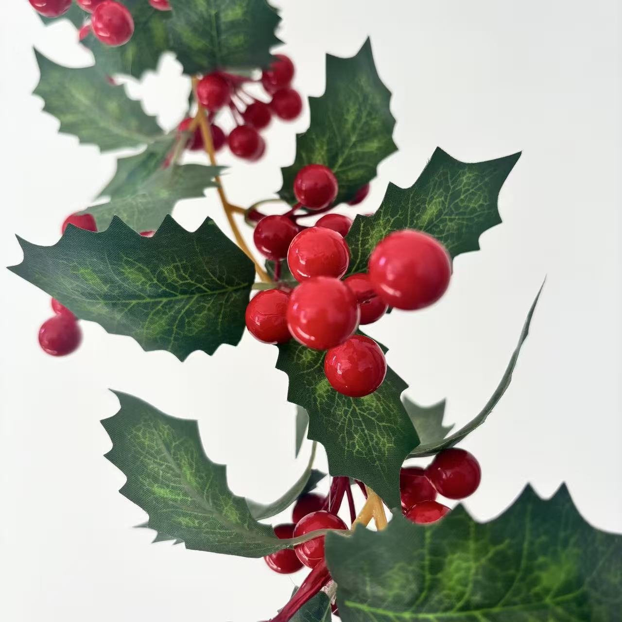 Artificial Christmas leaf red fruit berry rattan cross-border Christmas atmosphere decoration home decoration Christmas decoration rattan 4