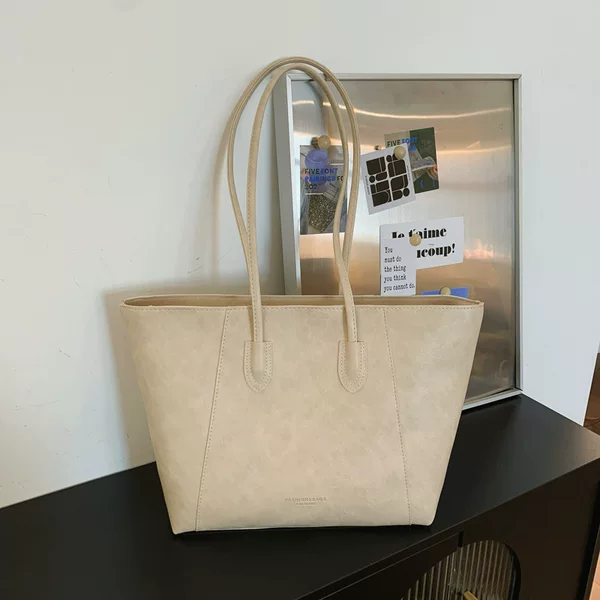 Retro Shoulder Bag Women's 2026 New Spring Fashion Stylish Underarm Bag Large Capacity Commuter Tote Bag