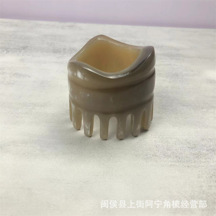 Natural Horn Massage Comb Wide Tooth Scalp Comb for Hair Washing and Meridian Head Care 10cm quality and texture