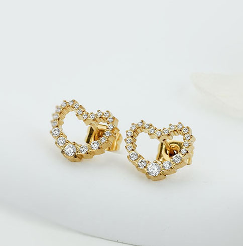 1 Pair IG Style Sweet Heart Shape Hollow Out Inlay Titanium Steel Zircon Ear Studs display picture 6
