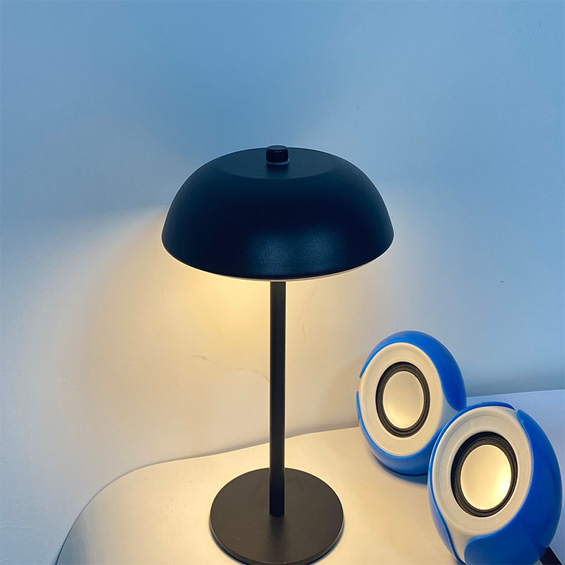 Lámpara nocturna recargable con diseño de hongo y control táctil