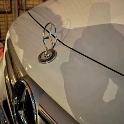 Car logo GLC, GLA, GLE, and V260L models;