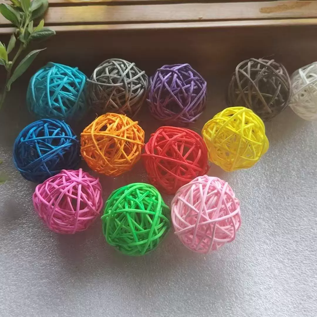 Прямые поставки с фабрики ротанговых шаров, ивовых шаров, декоративных шаров для детского сада, игрушек для домашних животных, рождественских украшений, подвесок, поделок из ротанга.