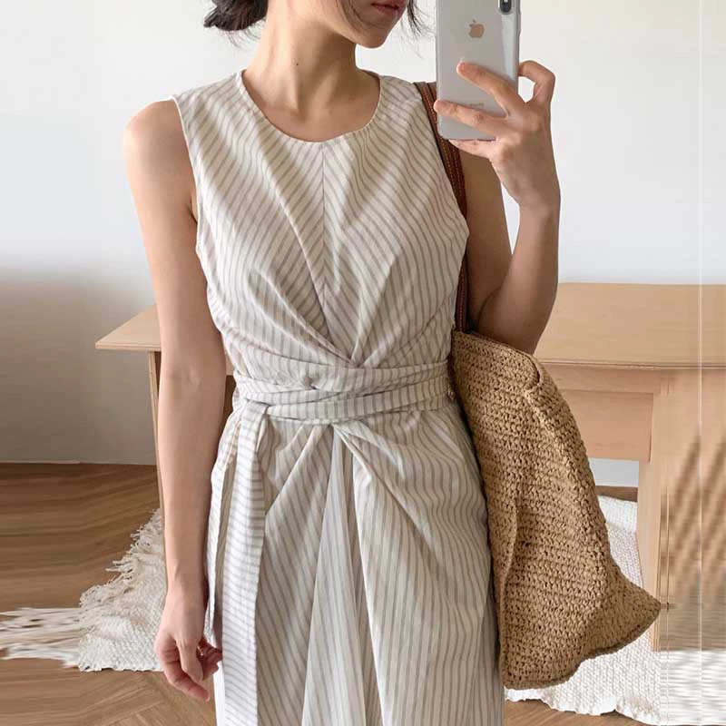 Летнее платье-жилет 2025 года, новый дизайн, утягивающее талию, с завязками, полосками, разрезом на спине, без рукавов