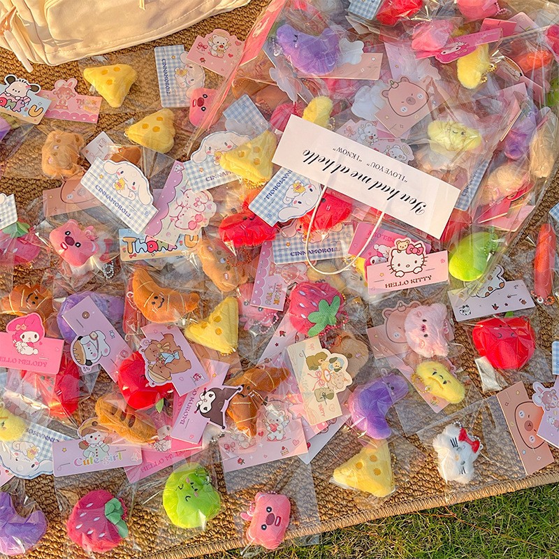 Plush Toy Throw Doll Wedding Favor Bag Decoration Plush Keychain with Card Holder Decoration Small Gift