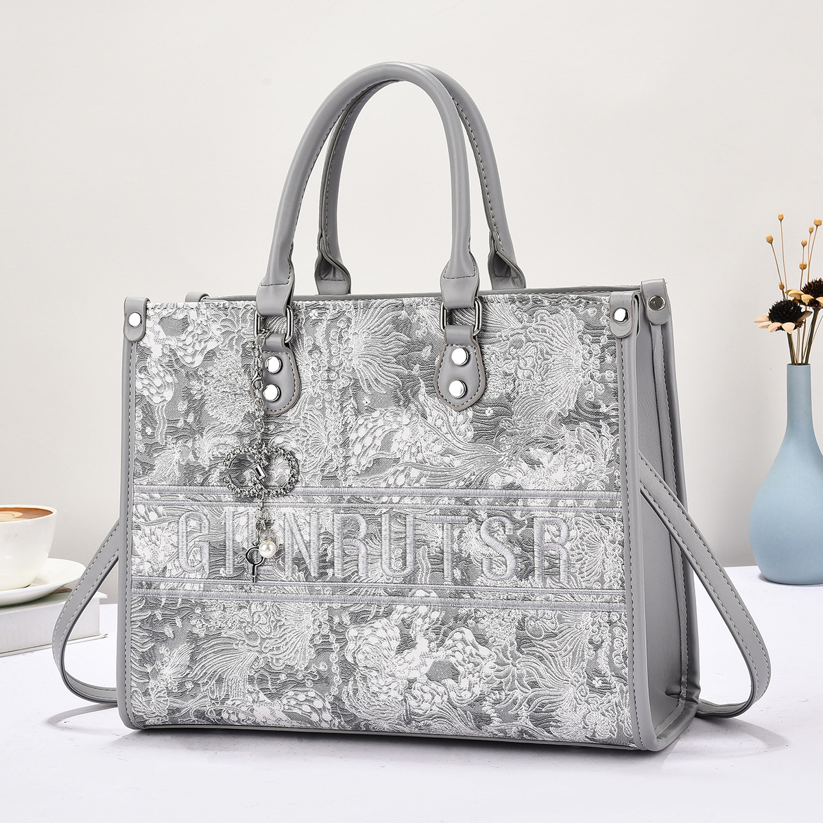 Bolso de mujer bordado de estilo chino bolso de madre de temperamento de mediana edad bolso de regalo de cumpleaños bolso de boda