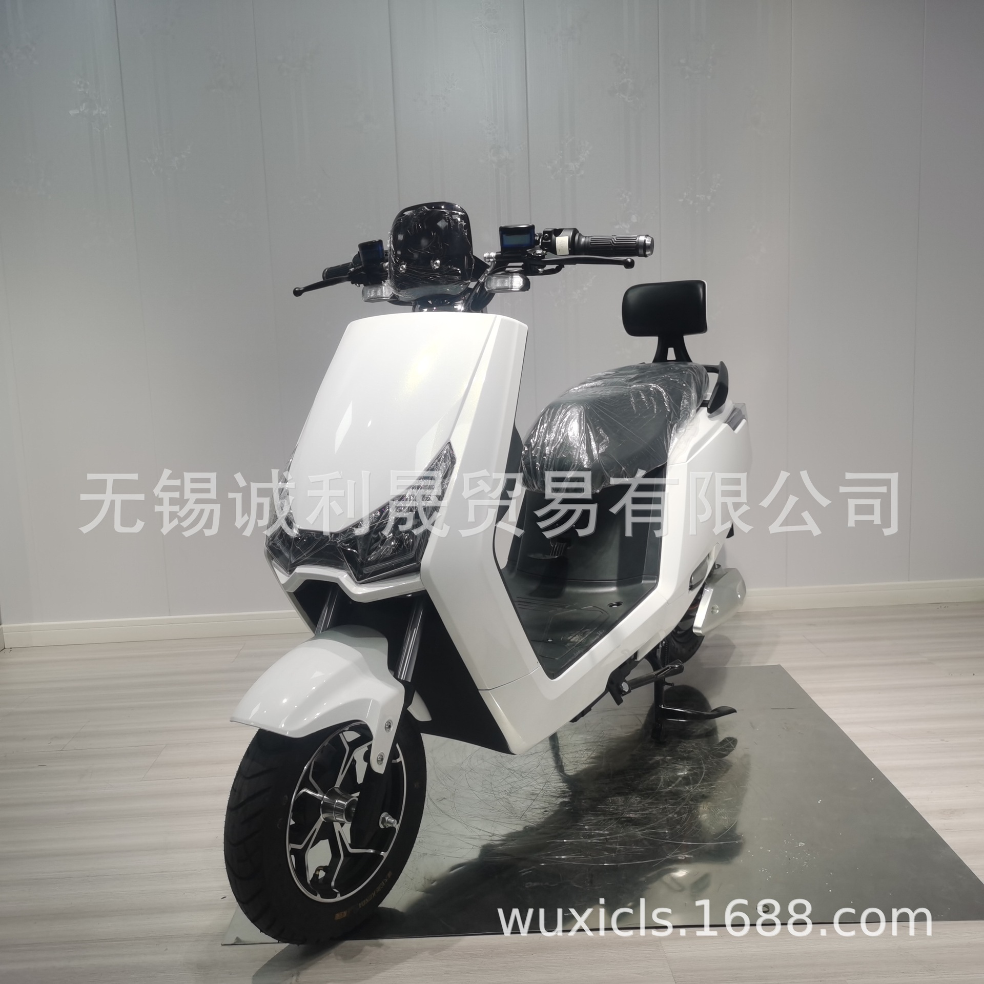 电动骑行踏板车小牛电动踏板车大功率轻便智能电瓶车