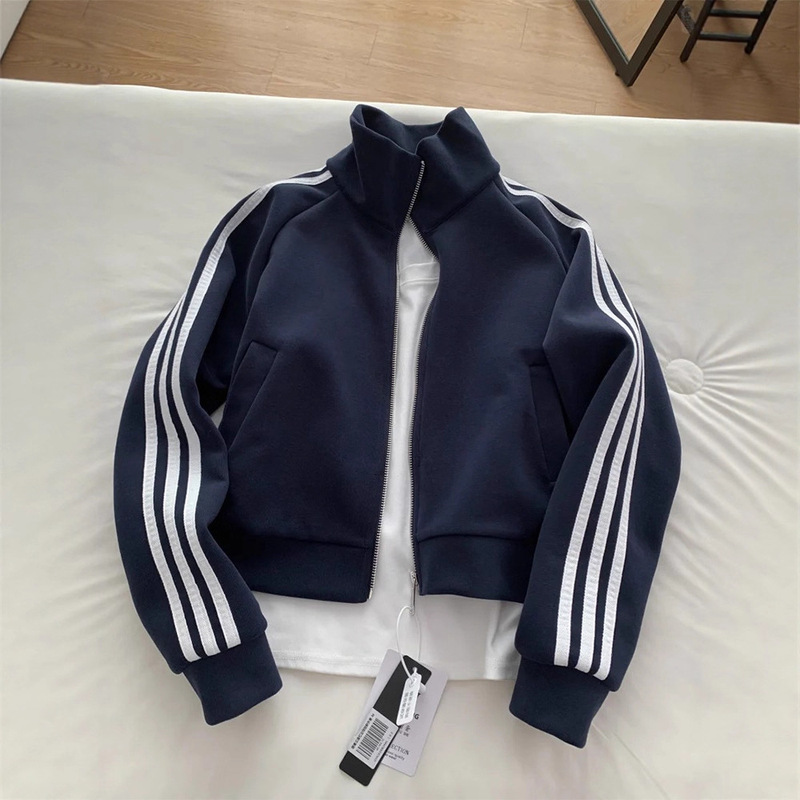 Three-Stripe Short Sweatshirt Jacket for Women, Autumn and Spring Wear, Baseball-Style Top for Petite Figures, 2026 New Model