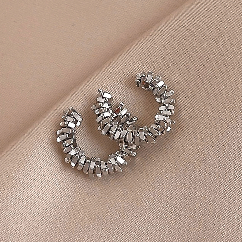 Fashion simple alloy geometric earrings female C-shaped earrings wholesale