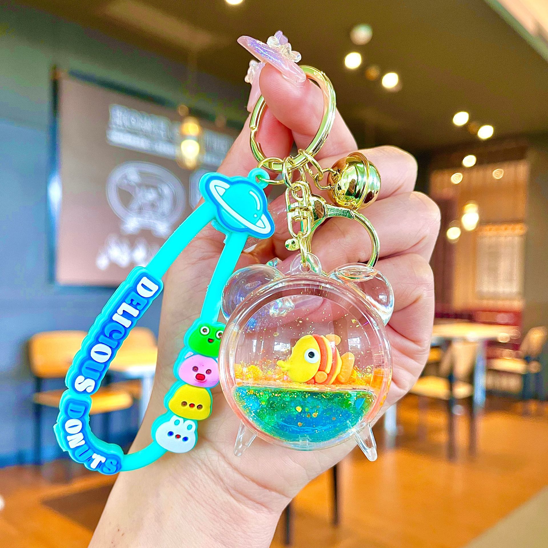 Nuevo llavero de dados luminosos con aceite, cuentas de burbujas, dados, colgantes de botella de arena de cristal, colgantes de bolsas al por mayor