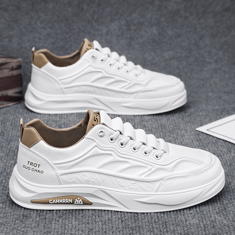 Zapatos de hombre primavera zapatos de skate de cuero estudiantes zapatos bajos de fondo plano zapatos de marea blanca pequeños zapatos casuales de hombre cuatro temporadas 2025