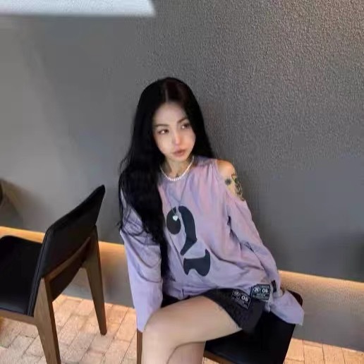 现货韩国小众设计师25新款不对称露肩宽松长袖套头上衣女|undefined