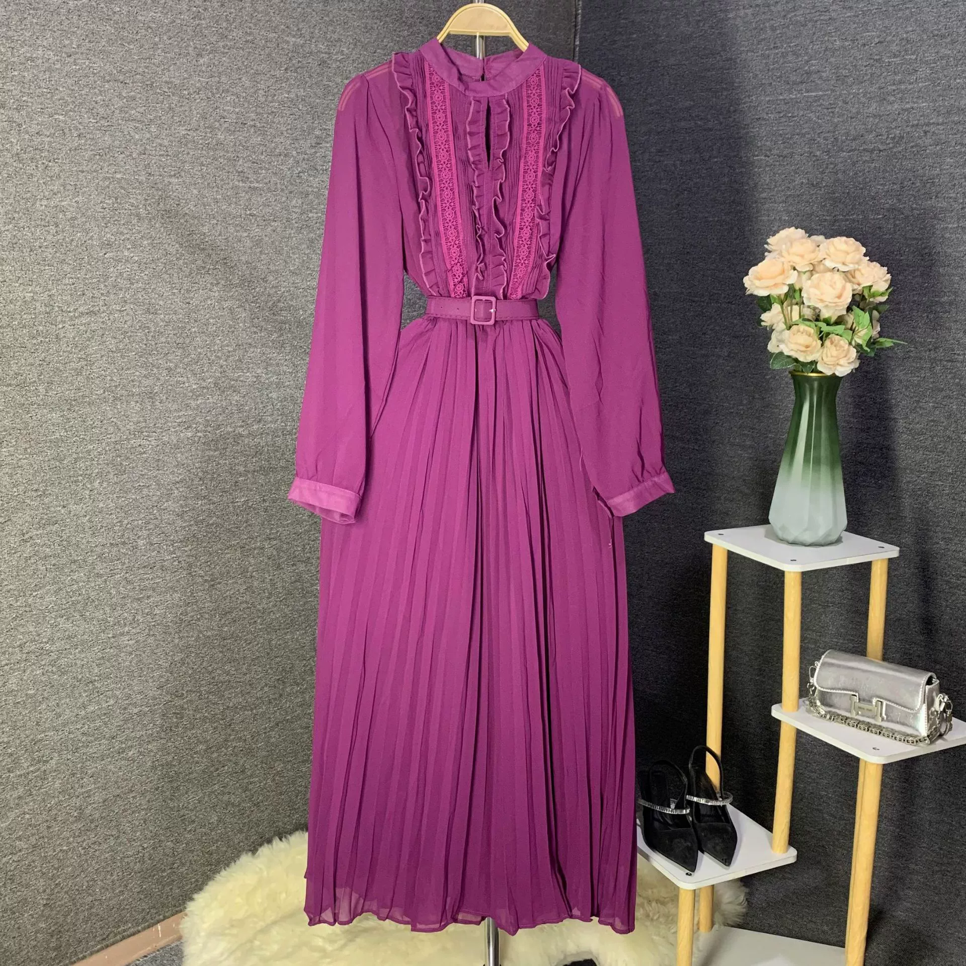 Высокое чувство темпераментный сплошной цвет платье женский пояс кружевное платье длинная плиссированная юбка платье платье с длинным рукавом шифоновая юбка осень