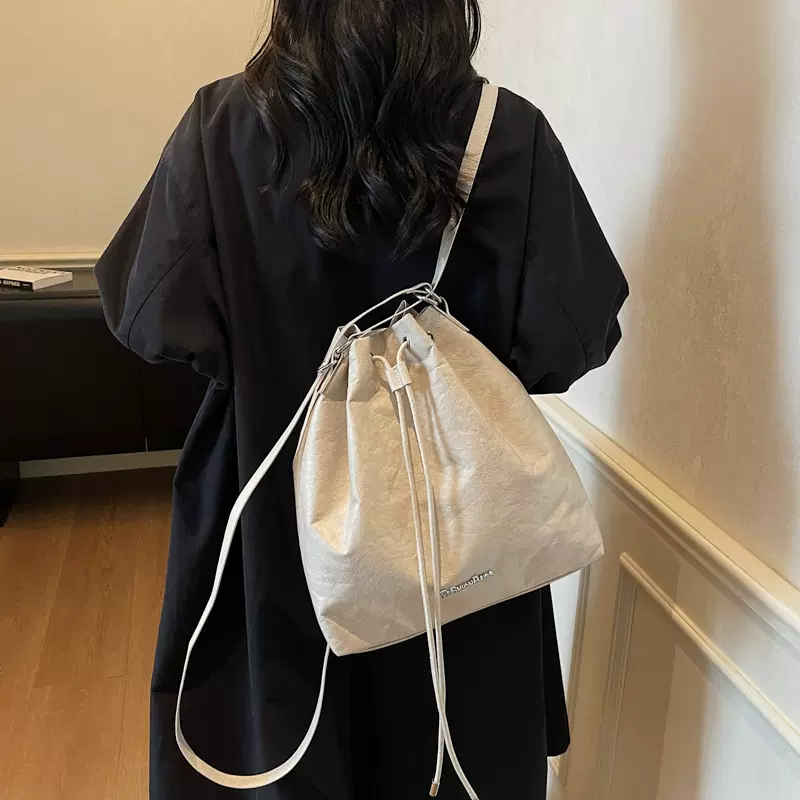 韩版双肩包包女包2025新款大容量时尚多功能百搭水桶包通勤单肩包