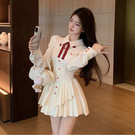 学院风减龄少女连衣裙2024秋冬新款炸街百搭褶皱设计感小个子短裙