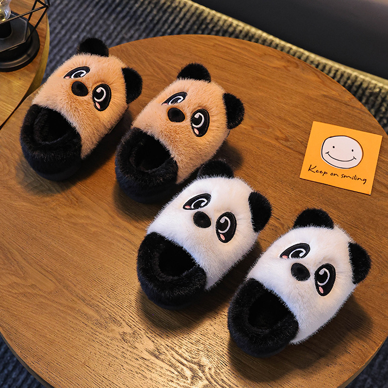 Otoño y invierno zapatillas de algodón para niños y niñas, calentamiento y peluche panda, bolsas caseras con tacones de algodón para niños pequeños y medianos