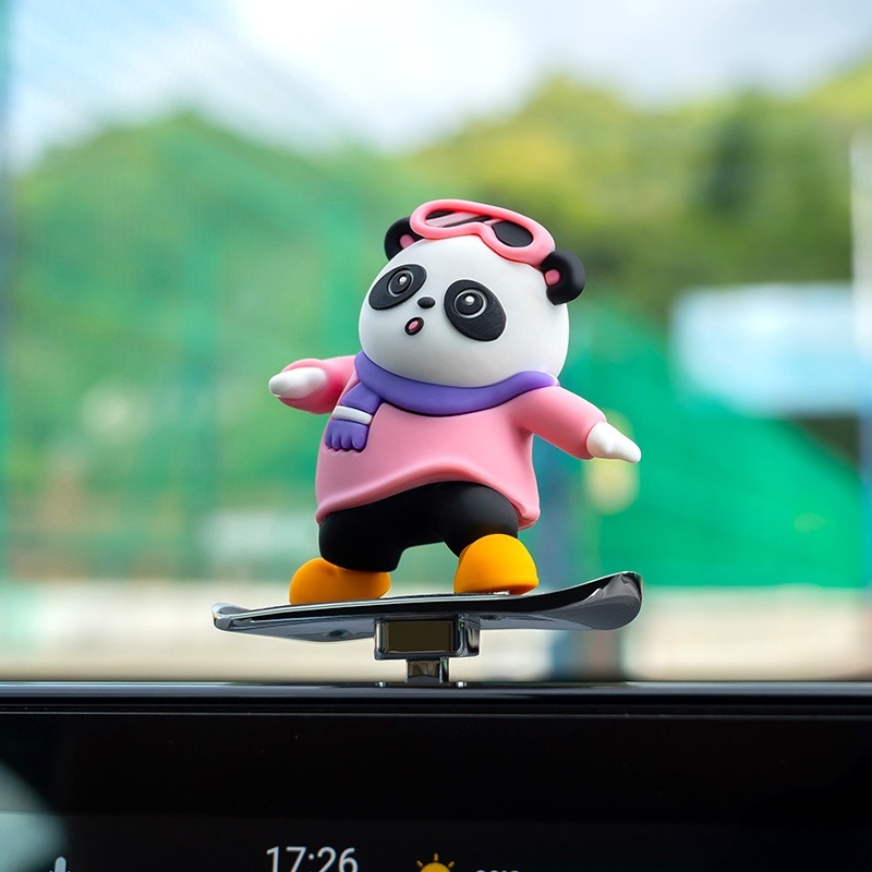 車のスケートボードクマ人形装飾品スライド漫画ダッシュボードスイングクマサスペンドスクリーン装飾品モバイルクマ装飾|undefined