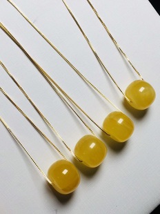 Beeswax small pendant with S925 silver chain
