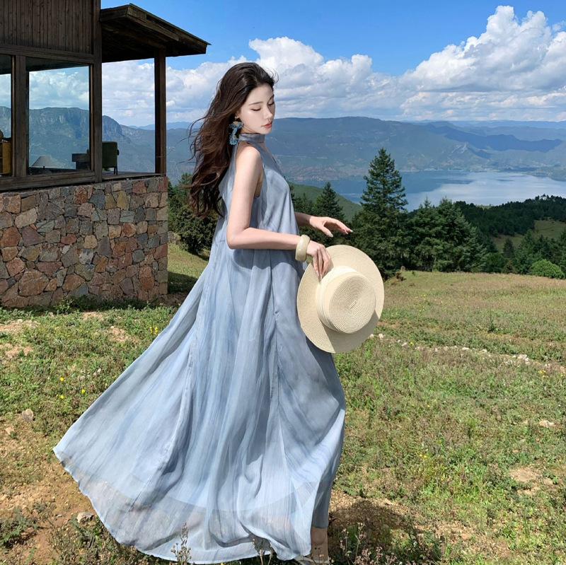 法式蓝色V领挂脖连衣裙女夏季清冷感海边度假风显瘦无袖薄纱长裙|undefined