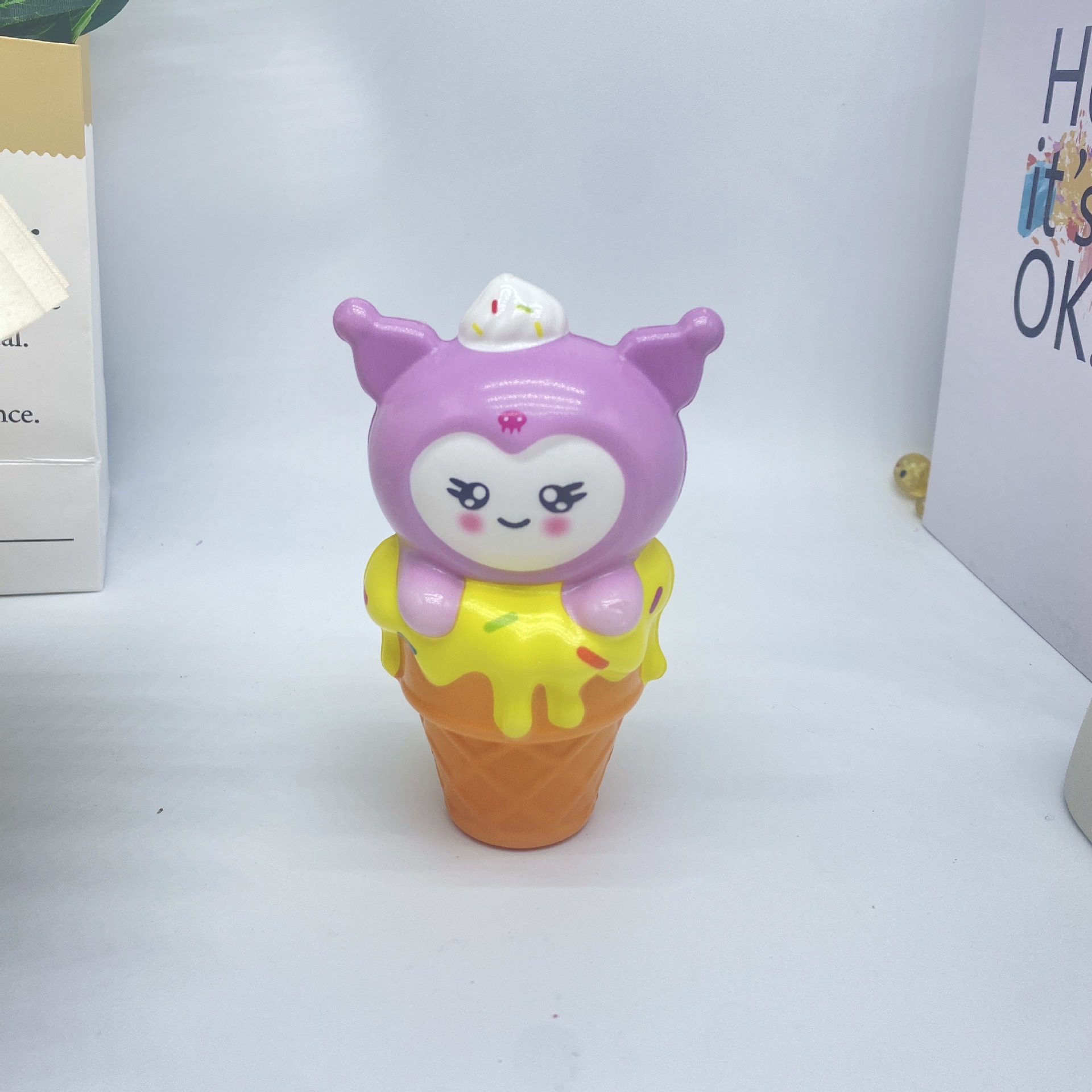 Jugues de helado pellizco Levinia Strawberry Bear Star Karby creativo muñeca de dulces adornos hechos a mano tres ojos
