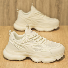 ��ʿ�ļ��¿�Ա��׻���͸���ϵ�Ь�r����ʿ�ܲ��\��Ь��ճ��Ь