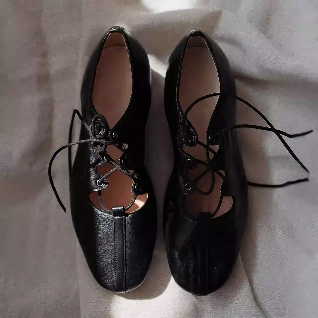 Ballet Shoes Women's 2023 Spring and Autumn New Small Leather Shoes Round-toe Lace-up Hollow Shoes Shallow Mouth Flat Mary Jane Shoes