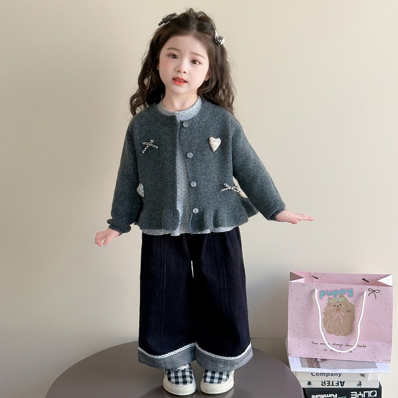 女童爱心毛线开衫三件套春秋款2025新款儿童韩版时尚小女孩套装潮|undefined