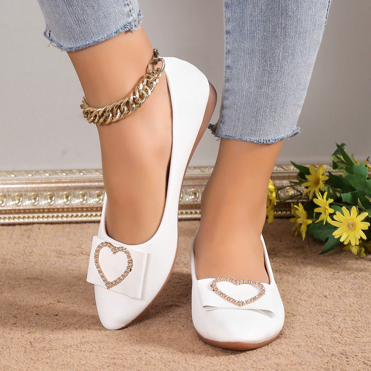 Балетные单ни туфли для женщин 2025 новый стиль любви заостренный нос мягкая подошва весна и осень работы туфли одношаговые женские туфли шапки