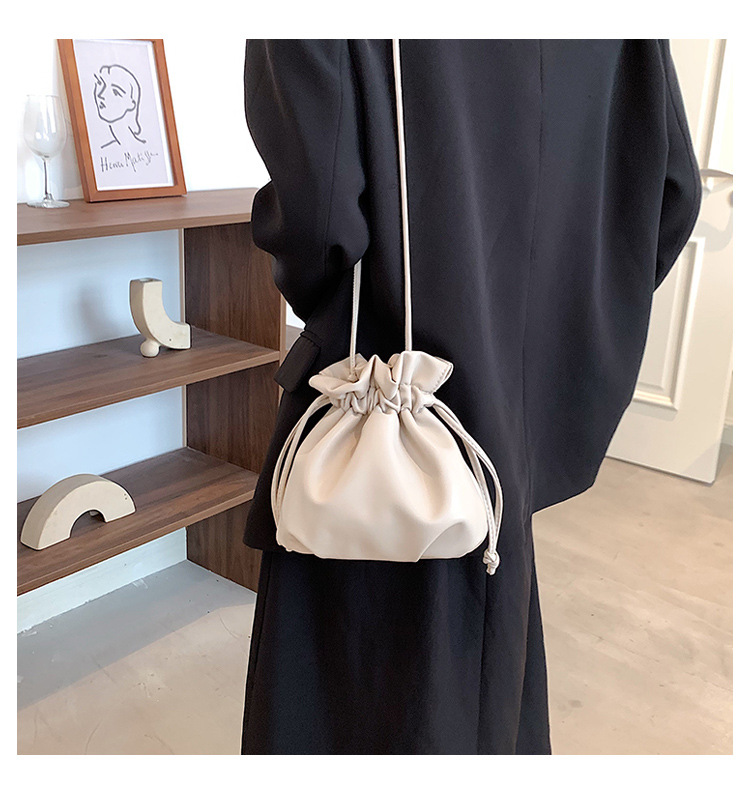 Western Style Mini Bag 2021 New Summer Little Fresh Lucky Bag Bucket Bag Cute Pleated All-match Shoulder Messenger Bag display picture 5