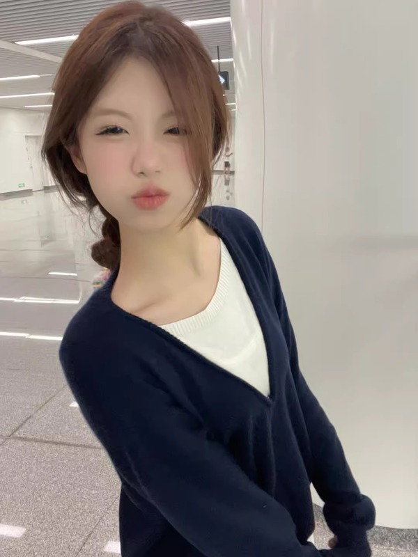 撞色假两件针织衫上衣女2025新款韩系早秋季设计感慵懒学院风毛衣|undefined