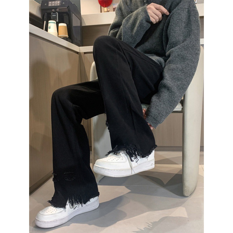 Jeans micro svasati neri puri con fori sui bordi sfrangiati, pantaloni americani high street aderenti e allungati, rossi da uomo e_voghion.com