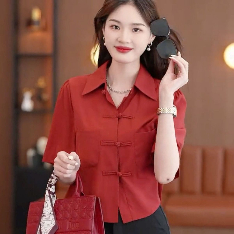 빨간색으로 수 놓은