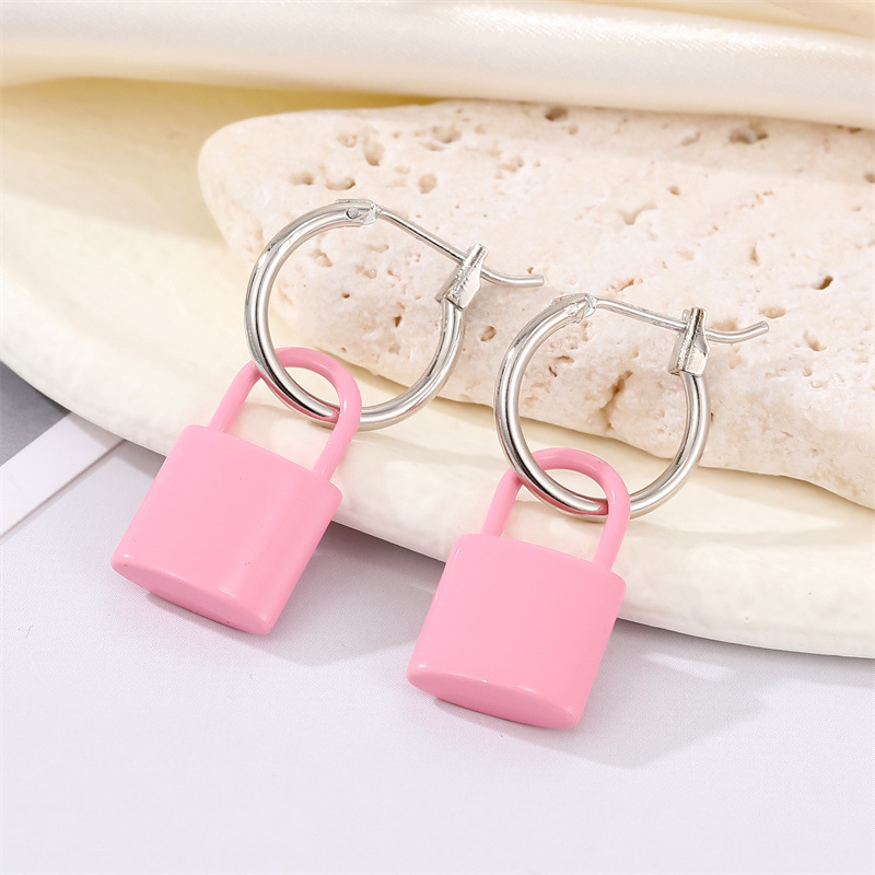 Alloy Candy Color Lock Fashion Simple Contrast Color Small Lock Earring display picture 4