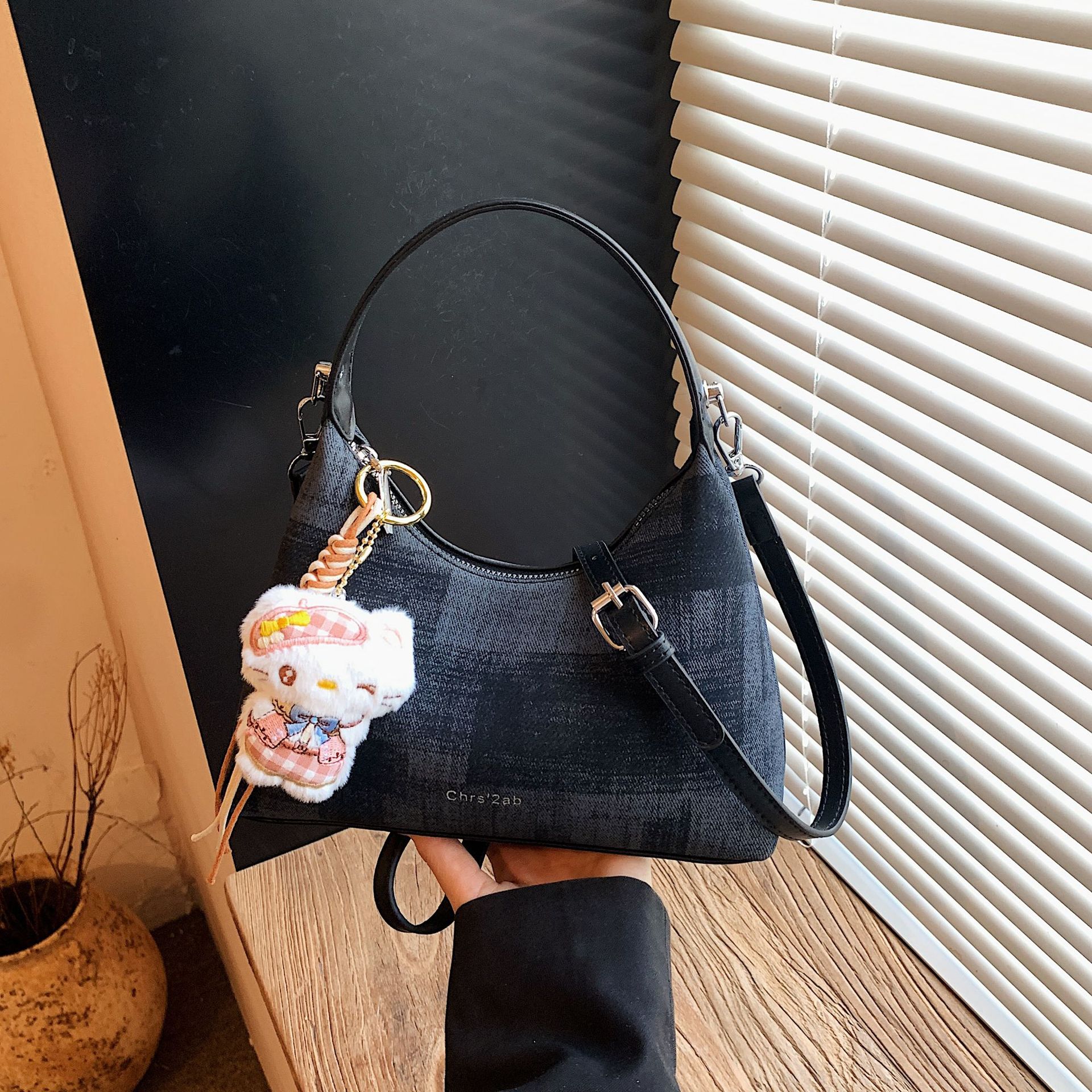 Korean Style Pleated Cloud Shoulder Bag For Women With Chain Strap_voghion.com