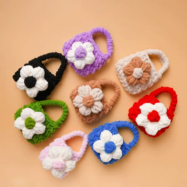 Finished Crochet Earphone Case, Bluetooth Protective Cover, Plush Cute Bear, Hand-Knitted Keychain Bag, Coin Purse