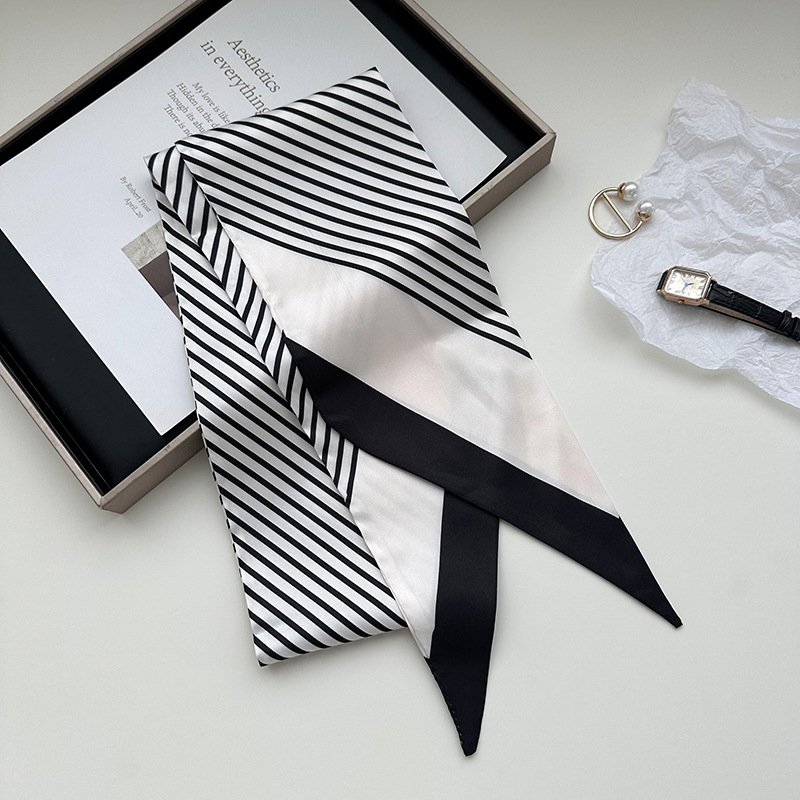 Rayas diagonales blancas y negras