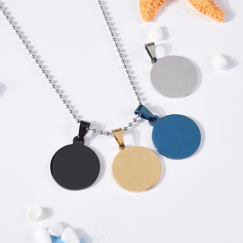 En stock Acero inoxidable titanio acero Etiqueta de perro redondo blanco metal colgante etiqueta PET colgante Tarjeta de Identificación láser grabado