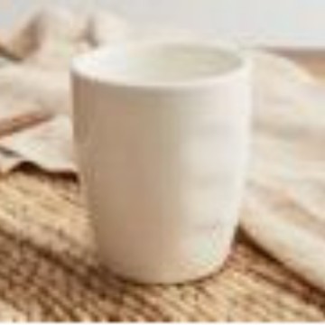 Tazón de cerámica blanca estilo nórdico lujo ligero, diseño japonés – para arroz, sopa y fideos, alta estética.