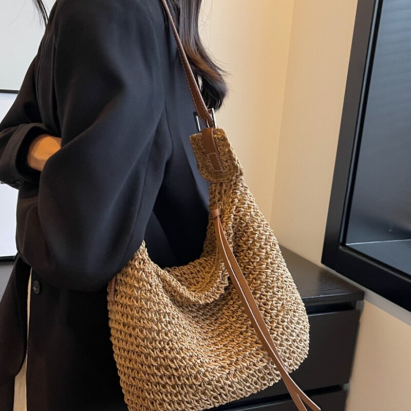 Manufacturer Wholesale New Large-Capacity Single Shoulder Crossbody Straw Bag Adjustable Tassel Fashion Versatile Woven Bag Handmade