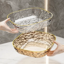果盘、果篮;餐用托盘;碟