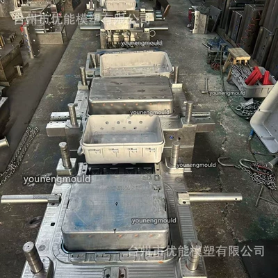 Outdoor Waterproof Junction Box with Avtomobil hissələri qəlibləri