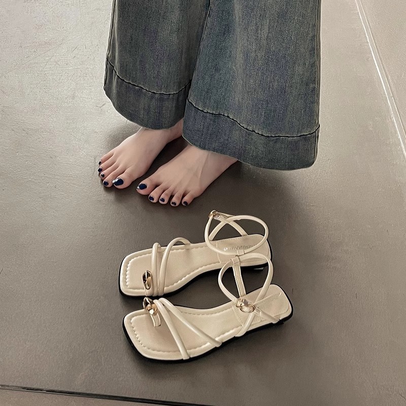 Romantic and delicate summer fashionable universal sandals