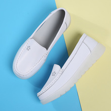 现货白色护士鞋女秋季透气软底不累脚平底防滑医护工作鞋跨境代发