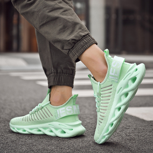 2025 Cross-border New Plus Size Men's Fashion Shoes Summer Flyknit Mesh Surface Breathable Casual Ankle Boots Lightweight Men's Shoes