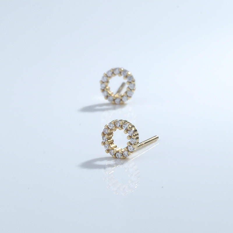 Cubic Zirconia And Pearl Stud Earrings For Everyday Elegance_voghion.com