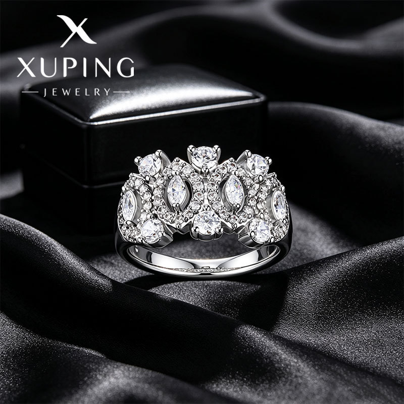 Xuping lujoso diseño ligero anillo de diamante de aleación de apertura de alta calidad anillo de moda personalidad anillo de novia