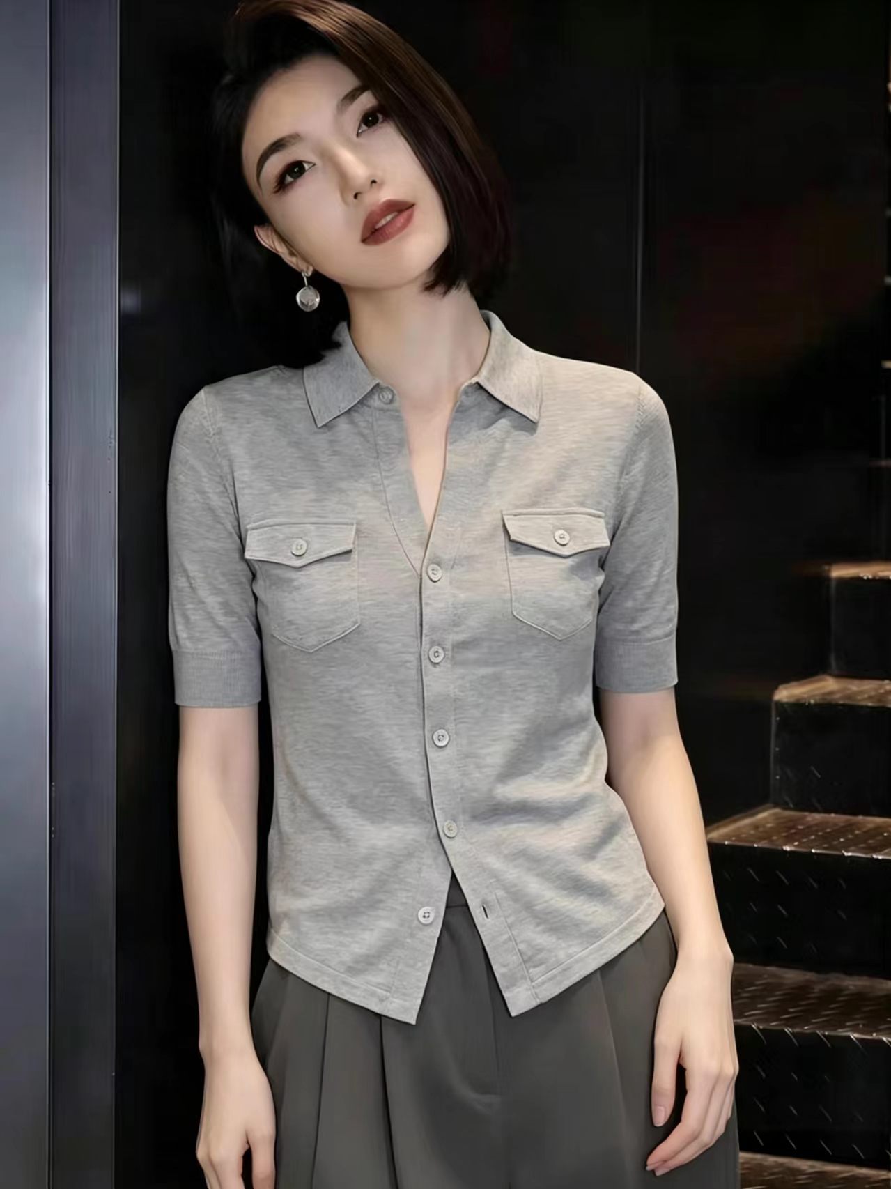 Áo thun polo cổ bẻ tay ngắn dệt kim phom slim màu xám — Màu đặc
