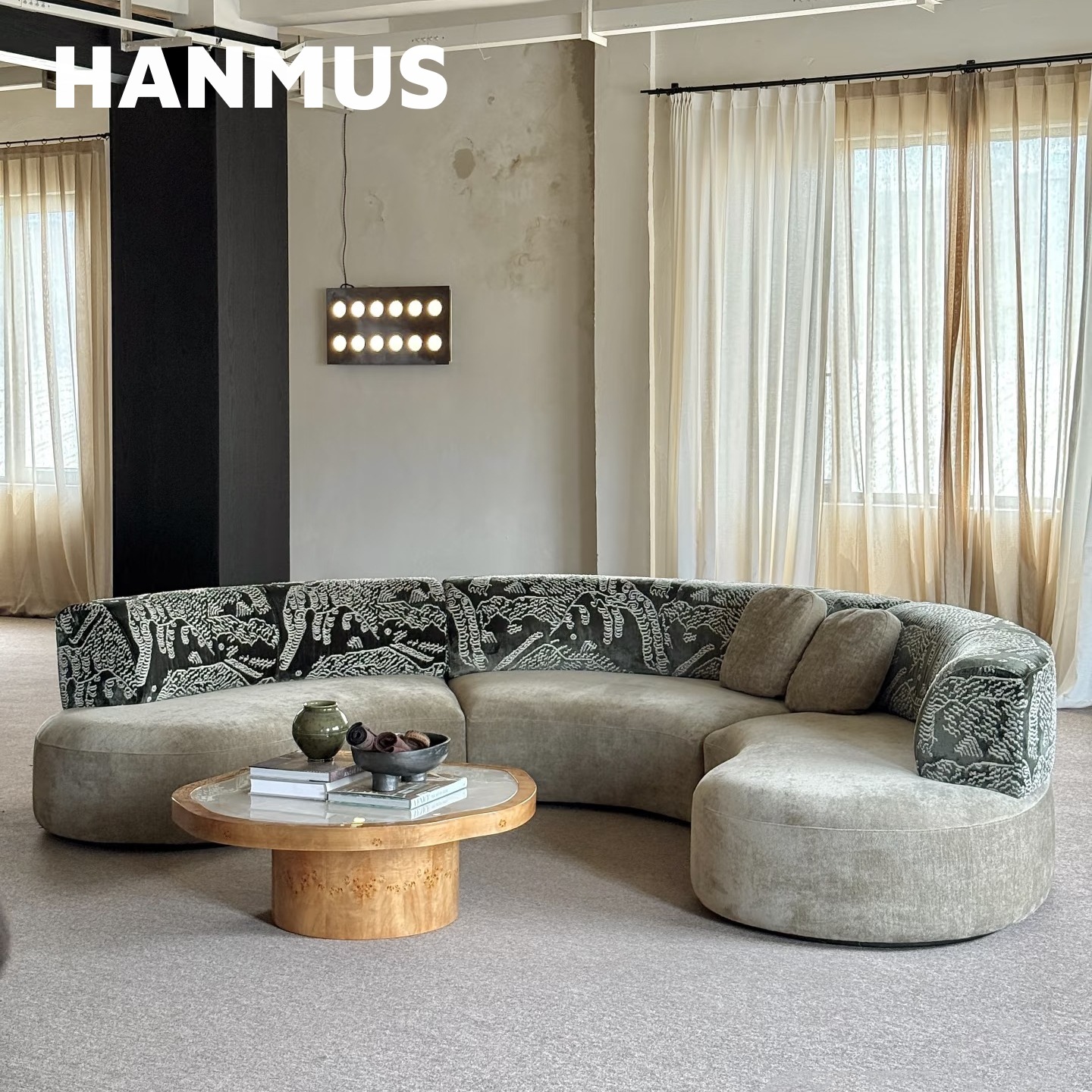 Nordic Designer Mid-Century Old Money Style Curved Fabric Sofa Large Flat Crescent Moon-Shaped Modular Wabi-Sabi Style Sofa